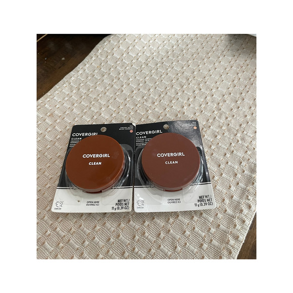 Covergirl Clean NEW Creamy Beige Pressed Powder Lot of 2 Makeup In Pack - Picture 1 of 3